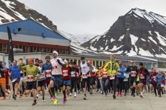 Marathon, group of runners at the start, Longyearbyen, Spitsbergen, Svalbard