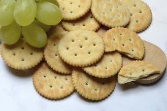 Crackers, crackers with grapes