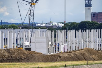 Construction of a new logistics hall on the Mercatroinsel, Hall 2, next to an existing hall, approx