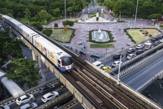 Lumphini Park BTS Skytrain, Bangkok, Thailand