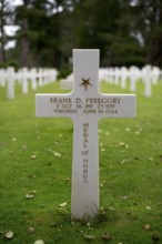 Medal of Honour marking, grave of Frank D. Peregory, gravestones, war graves, soldiers' graves,