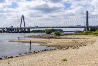 Low water level of the Rhine at Leverkusen, new Rhine bridge on the A1 motorway, extremely low