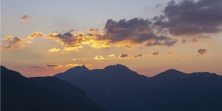 Sunrise from the Zeigersattel on the Nebelhorn, 2224m, Allgäu Alps, Allgäu, Bavaria, Germany