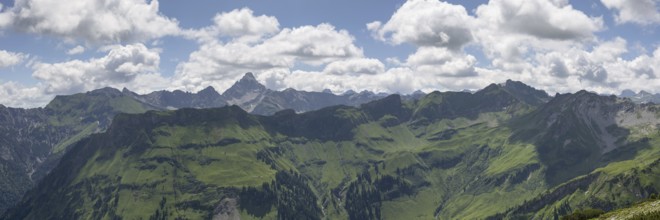 Mountain panorama from the Koblat high trail on the Nebelhorn over the Obertal valley with lush