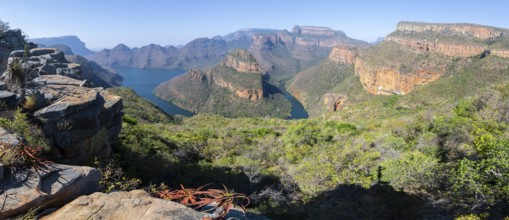 Panorama, Blyde River Canyon with Three Rondawels peak, view of canyon with Blyde River and Table