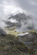 Mountain lakes Wangenitzsee and Kreuzsee, cloudy mountain peaks in the morning, Schober group, Hohe