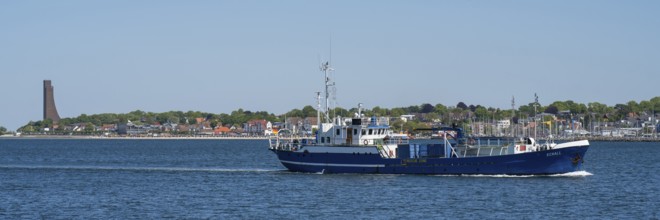 Naval memorial, beach, ship, Laboe, Baltic seaside resort, fjord, Baltic Sea, North Frisia,