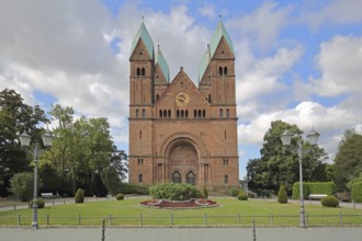 Neo-Romanesque Church of the Saviour with twin towers, Bad Homburg, Taunus, Hesse, Germany