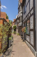 Schmaler Weg Hinter der Balge, half-timbered house with bay window, renovated Schnoor district with