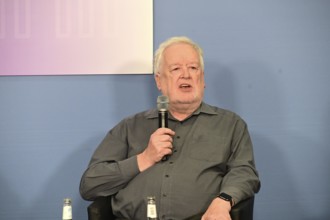 Prof Hans von Storch (University of Hamburg, Ocean University of China) takes part in a panel