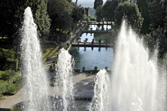 Neptune Fountain, Fontana di Nettuno, fish ponds, Renaissance garden of Villa d'Este, water