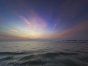 Evening atmosphere on Lake Starnberg, zoom effect, Bavaria, Germany