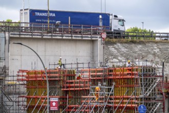 Rhine bridge Duisburg-Neuenkamp, motorway A40, start of construction of the second bridge, bridge