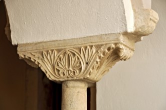 Column with capital, ornamental crutch capital from the 10th and 11th centuries, round arches in