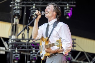 Zane Acord, Singer, bass player, The Thing, indie rock band, USA, live open air at the Citadel