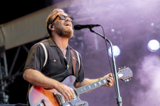 Dan Auerbach, guitarist, singer, The Black Keys, Rock, Blues, USA, live open air at the Citadel