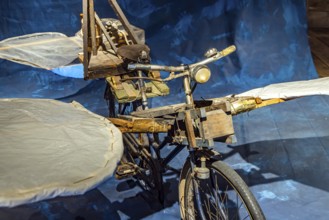 Gustav Mesmer, Icarus from Lautertal. The exhibition in the Zehntscheuer Münsingen shows the flying