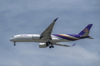 Aircraft Thai Airways, HS-THR, Airbus A350-900