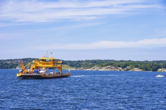 The car ferry SATURNUS, which operates as a floating road between the archipelago, navigates off