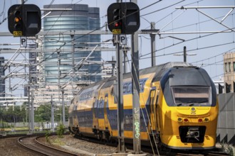 Rail transport in the Netherlands, Nederlandse Spoorwegen, Intercity train, double-decker IC VIRM,