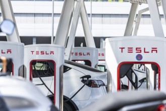 Merklingen charging park in the Swabian Alb. There are charging stations from Ionity and Tesla at