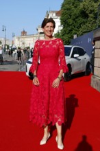 Ilka Horstmeier (BMW Board of Management) arriving at Charles Gounod's Roméo et Juliette after