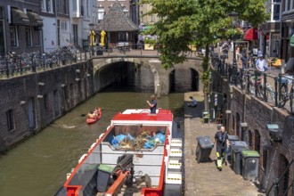 The historic centre of Utrecht, Oudegracht, around 2 km long with many old houses, the rubbish