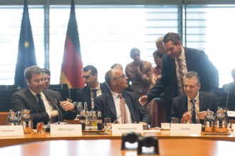 Lars Klingbeil (SPD, Vice-Chancellor and Federal Minister of Finance), Friedrich Merz (CDU, Federal