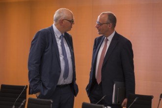 Andreas Bovenschulte (SPD, Mayor of Bremen and President of the Bremen Senate) and Friedrich Merz