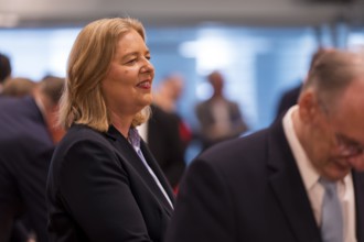 Bärbel Bas (SPD, Federal Minister of Labour and Social Affairs) in front of the consultation