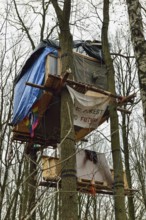 Standing up for the preservation of the forest... Tree house in Hambach Forest, environmental