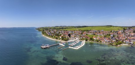 Luftbild, Panorama von der Bodenseegemeinde Hagnau, Winzerdorf und beliebter Ferienort am Bodensee,