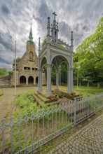 Memorial stone and canopy by Karl Friedrich Schinkel, Gustav Adolf Monument, Gustav Adolf Chapel at