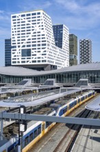 Utrecht Centraal railway station, tracks and concourse, trains of Nederlandse Spoorwegen N.V. state