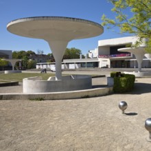 Georg-Büchner-Platz with white concrete mushrooms and the State Theatre, public square, Darmstadt,