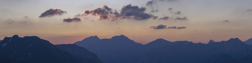 Sunrise from the Zeigersattel on the Nebelhorn, 2224m, Allgäu Alps, Allgäu, Bavaria, Germany