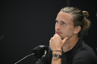 Press conference, press conference, portrait, Alexander Zverev GER, thoughtful, gesture, gesture,