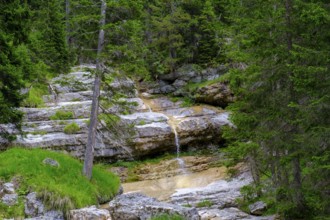 Waterfalls, Souto de Ra Stua, on the way to Rifugio Ra Stua, Ra Stua Alm, Valon Scuro, near Cortina