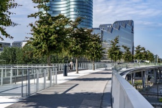 The Moreelsebrug, pedestrian and cyclist bridge over the tracks of Utrecht Centraal, Central