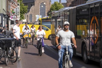 Central cycle path on the Lange Viestraat, lanes for pedestrians, cyclists and local traffic are