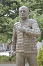 Sculpture Mikhail Gorbachev by Bernd Göbel 2020, monument, Russian president, politician, Platz der