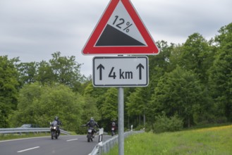 Road sign Gradient, gradient 12 per cent, length 4km, GEO nature park Park Frau Holle Land am