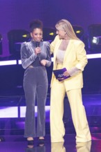 Newcomer:in in conversation with Beatrice Egli at the Beatrice Egli Show in Studio Berlin Adlershof