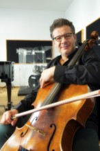 Pierluigi Ruggiero (cellist and artistic director), Ensemble SineQuaNon Berlin, rehearsal for the