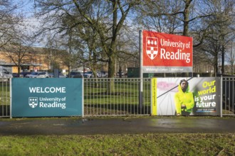 University of Reading welcome sign, Shinfield Road Whiteknights Campus, Reading, Berkshire,