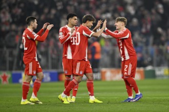 Lennart Karl Bayern Munich FCB (42) Tom Bischof FC Bayern Munich FCB (20) Luis Diaz FC Bayern