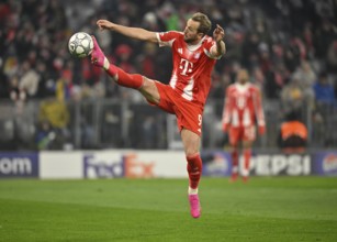Harry Kane FC Bayern Munich FCB (09) artistic on the ball, Football UEFA Champions League, CL,