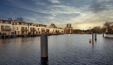 Single-family houses and villas on the water, Tegeler Hafenbecken, Berlin, Germany