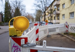 Barriers and nit lights at a road construction site, Berlin, Germany