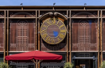 Sundial on the façade of le Cafe Petit behind the Garnision Church in Potsdam, Breite Straße,